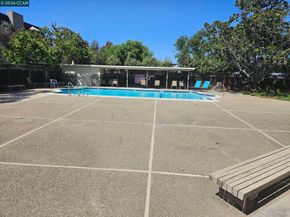 3090 Los Prados 24, San Mateo CA 94403