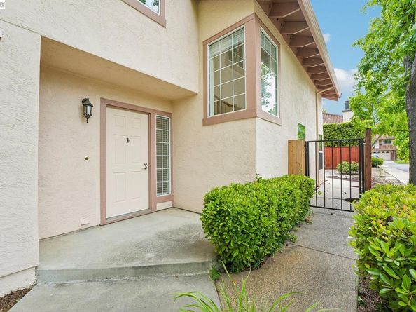 1657 Holly Cir, Pleasanton CA 94566