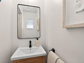 218 Overhill Rd, Orinda CA 94563