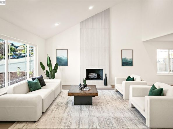 3531 La Mesa Dr, Hayward CA 94542