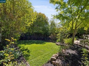4 Crest Rd, Lafayette CA 94549