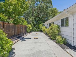 4 Crest Rd, Lafayette CA 94549