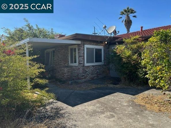 35593 Cleremont Dr, Newark CA 94560