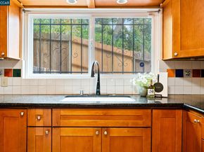 1232 E 20Th St, Oakland CA 94606