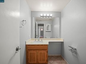 25930 Kay Ave 201, Hayward CA 94545