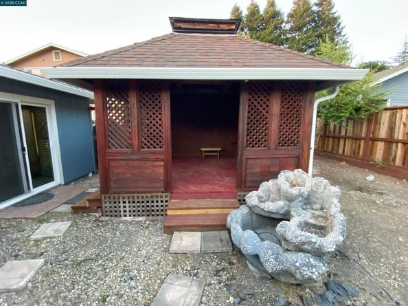 3063 Simas Ave, Pinole CA 94564