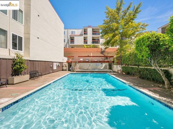 250 Whitmore St 205, Oakland CA 94611