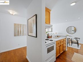 250 Whitmore St 205, Oakland CA 94611