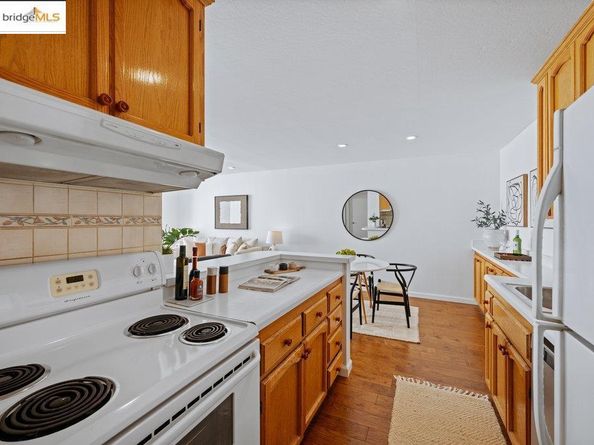 250 Whitmore St 205, Oakland CA 94611