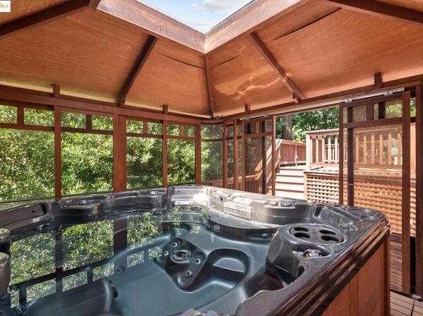 2861 Chelsea Drive, Oakland CA 94611