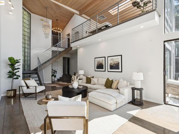 2861 Chelsea Drive, Oakland CA 94611