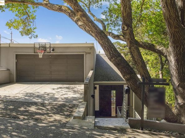 2861 Chelsea Drive, Oakland CA 94611