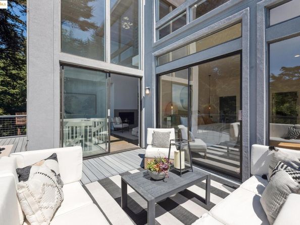 2861 Chelsea Drive, Oakland CA 94611