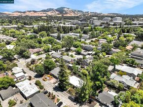 121 School Ln, Walnut Creek CA 94597