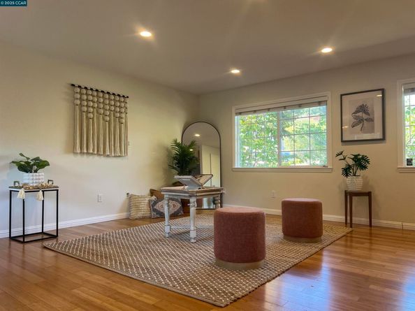 121 School Ln, Walnut Creek CA 94597