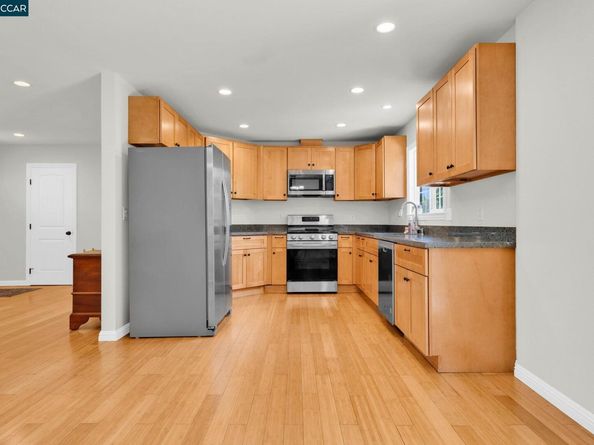 121 School Ln, Walnut Creek CA 94597
