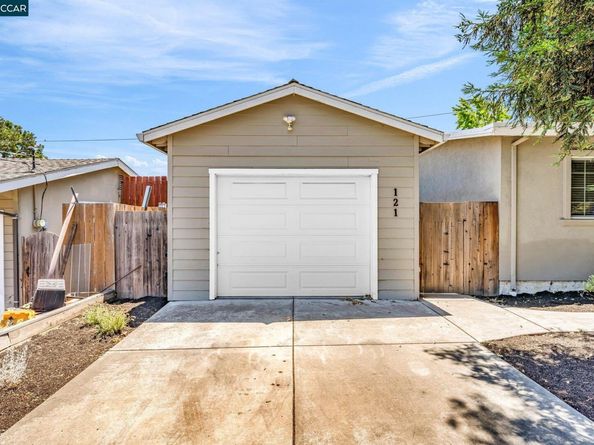 121 School Ln, Walnut Creek CA 94597