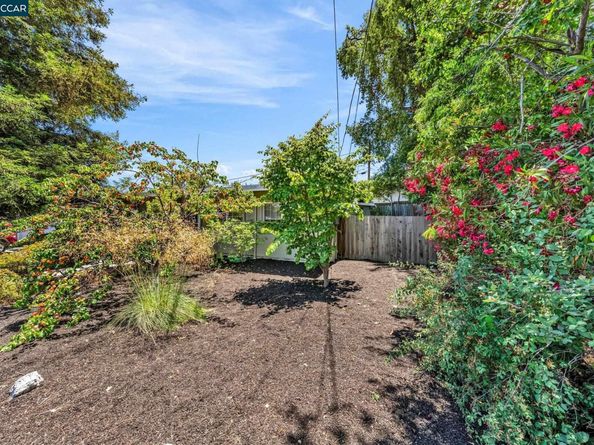 121 School Ln, Walnut Creek CA 94597