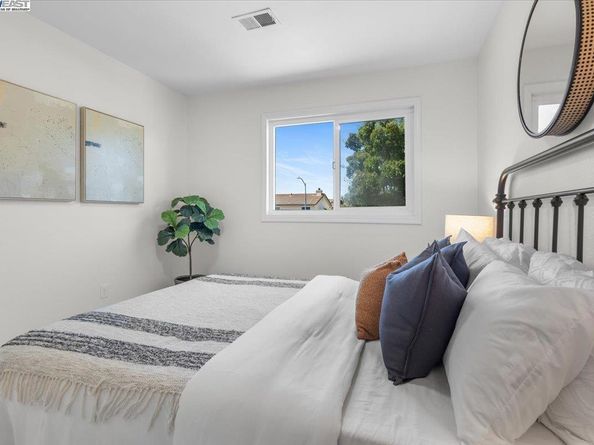 8351 Mulberry Pl, Dublin CA 94568