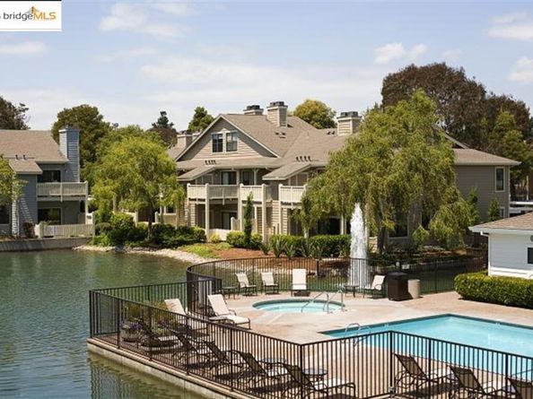 215 Lakeshore Ct, Richmond CA 94804