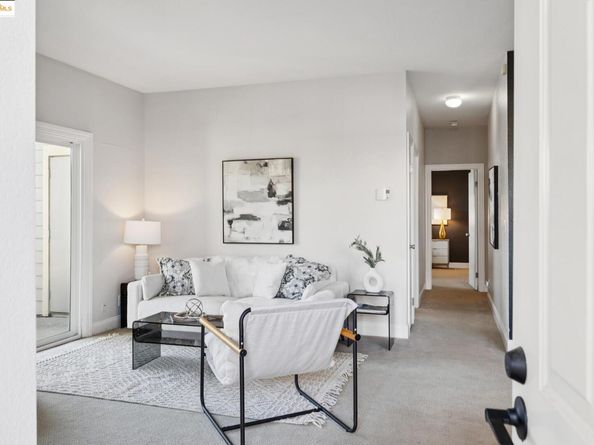 215 Lakeshore Ct, Richmond CA 94804