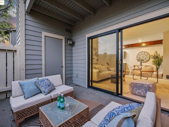 215 Lakeshore Ct, Richmond CA 94804