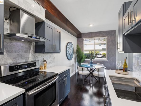 215 Lakeshore Ct, Richmond CA 94804