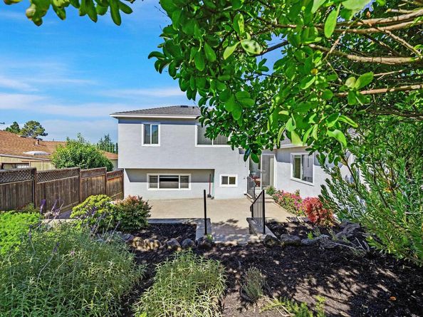 19028 Clemans Dr, Castro Valley CA 94546