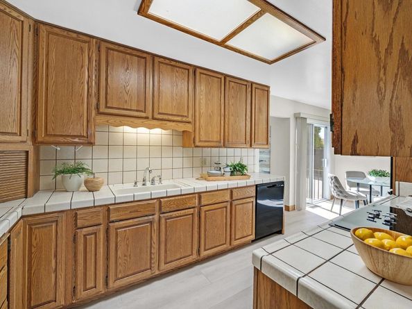19028 Clemans Dr, Castro Valley CA 94546