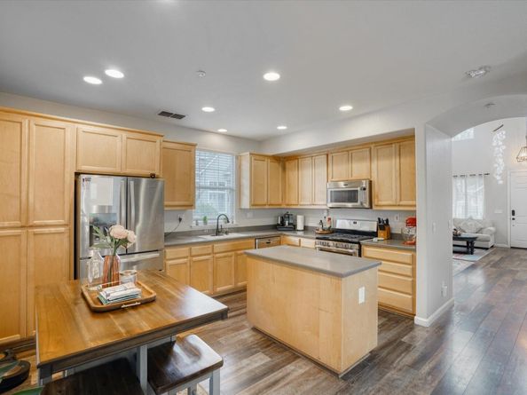 5884 Cedarwood Cmn, Livermore CA 94550