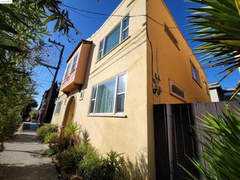 1901 Parker St
