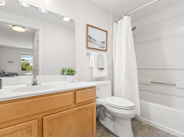 555 10Th St 315, Oakland CA 94607