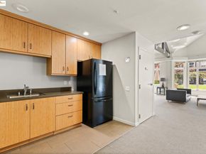 555 10Th St 315, Oakland CA 94607