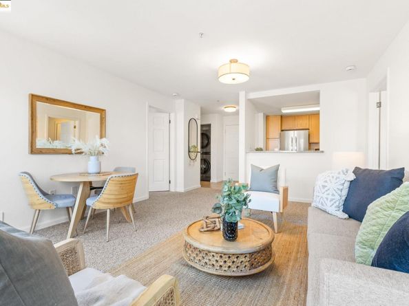 555 10Th St 315, Oakland CA 94607