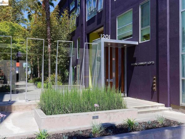 1201 Pine St 315, Oakland CA 94607