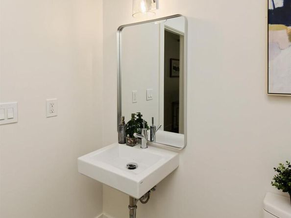 1201 Pine St 315, Oakland CA 94607