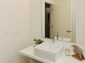 1201 Pine St 315, Oakland CA 94607
