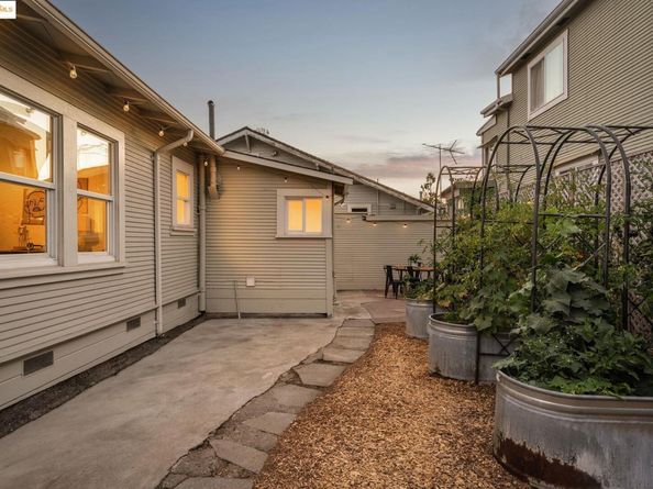 3661 Loma Vista, Oakland CA 94619
