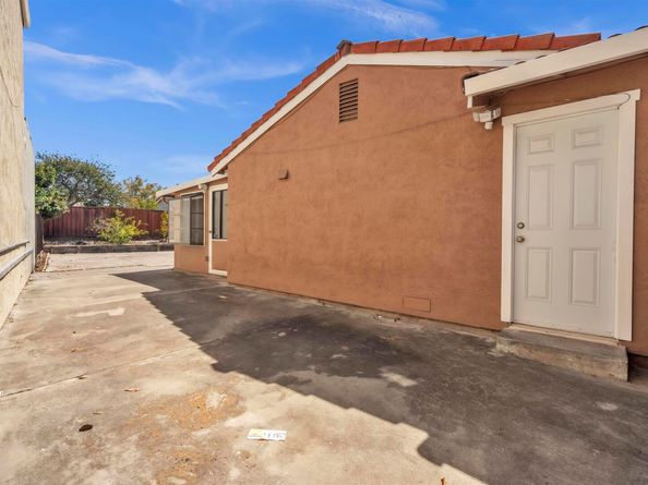 33025 Calistoga St, Union City CA 94587