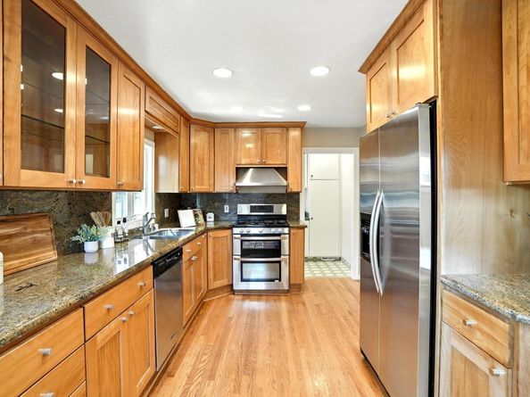 166 Oakview Dr., San Carlos CA 94070