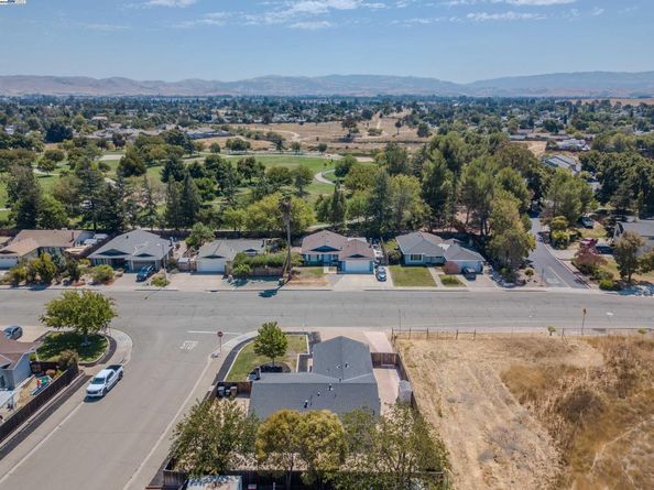 4172 Galloway St, Livermore CA 94551