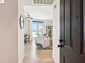 423 7th ST 909, Oakland CA 94607