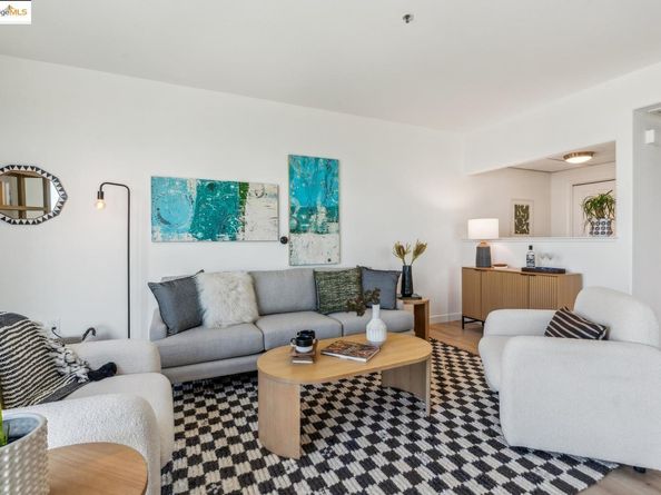 423 7th ST 909, Oakland CA 94607