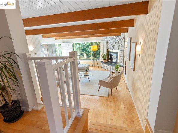 4401 Harbord Dr, Oakland CA 94618