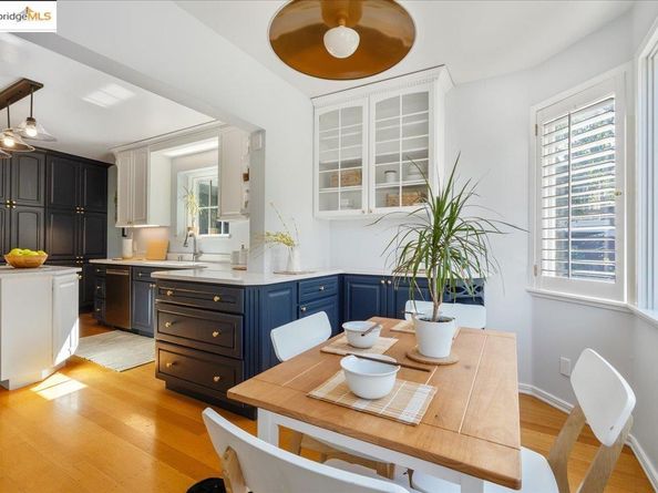 4401 Harbord Dr, Oakland CA 94618
