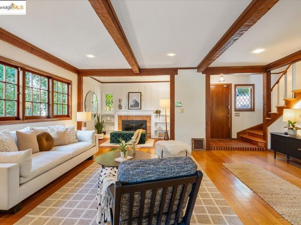 4401 Harbord Dr, Oakland CA 94618