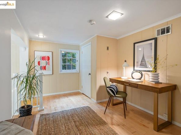 4401 Harbord Dr, Oakland CA 94618