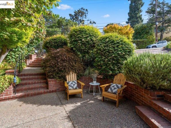 4401 Harbord Dr, Oakland CA 94618