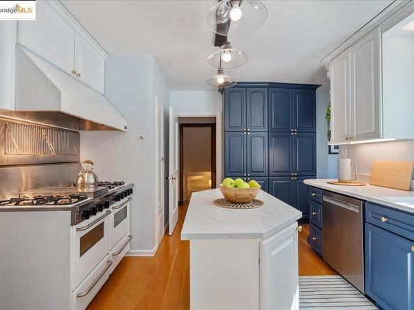 4401 Harbord Dr, Oakland CA 94618