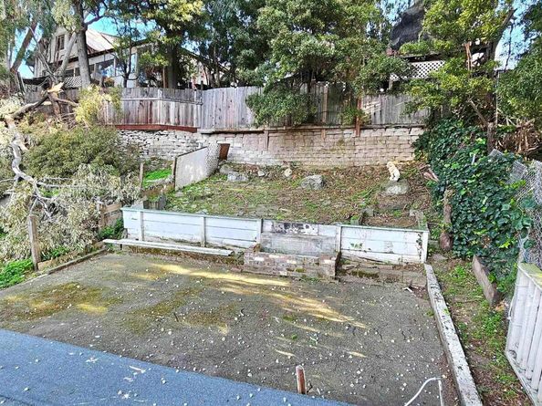 2076 Harrington Ave, Oakland CA 94601